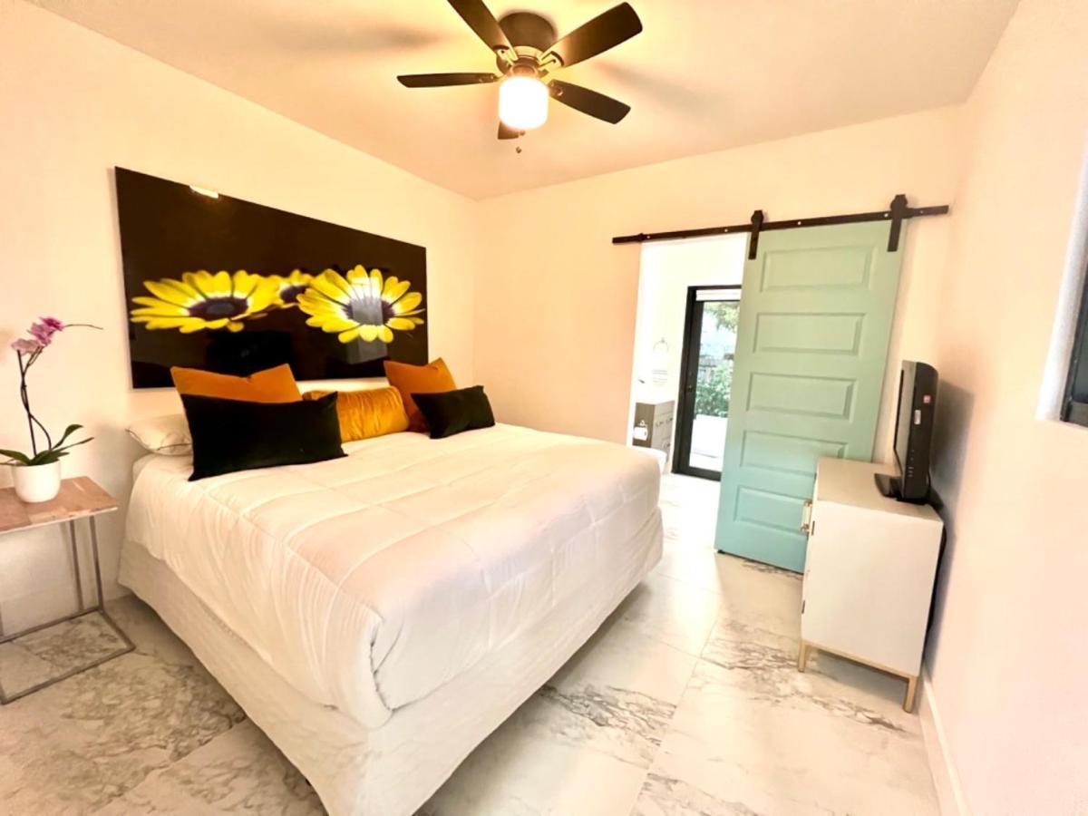 3 SEASONS AT THE CARRINGTON -6 Bedrooms 3Bathrooms Miami Buitenkant foto