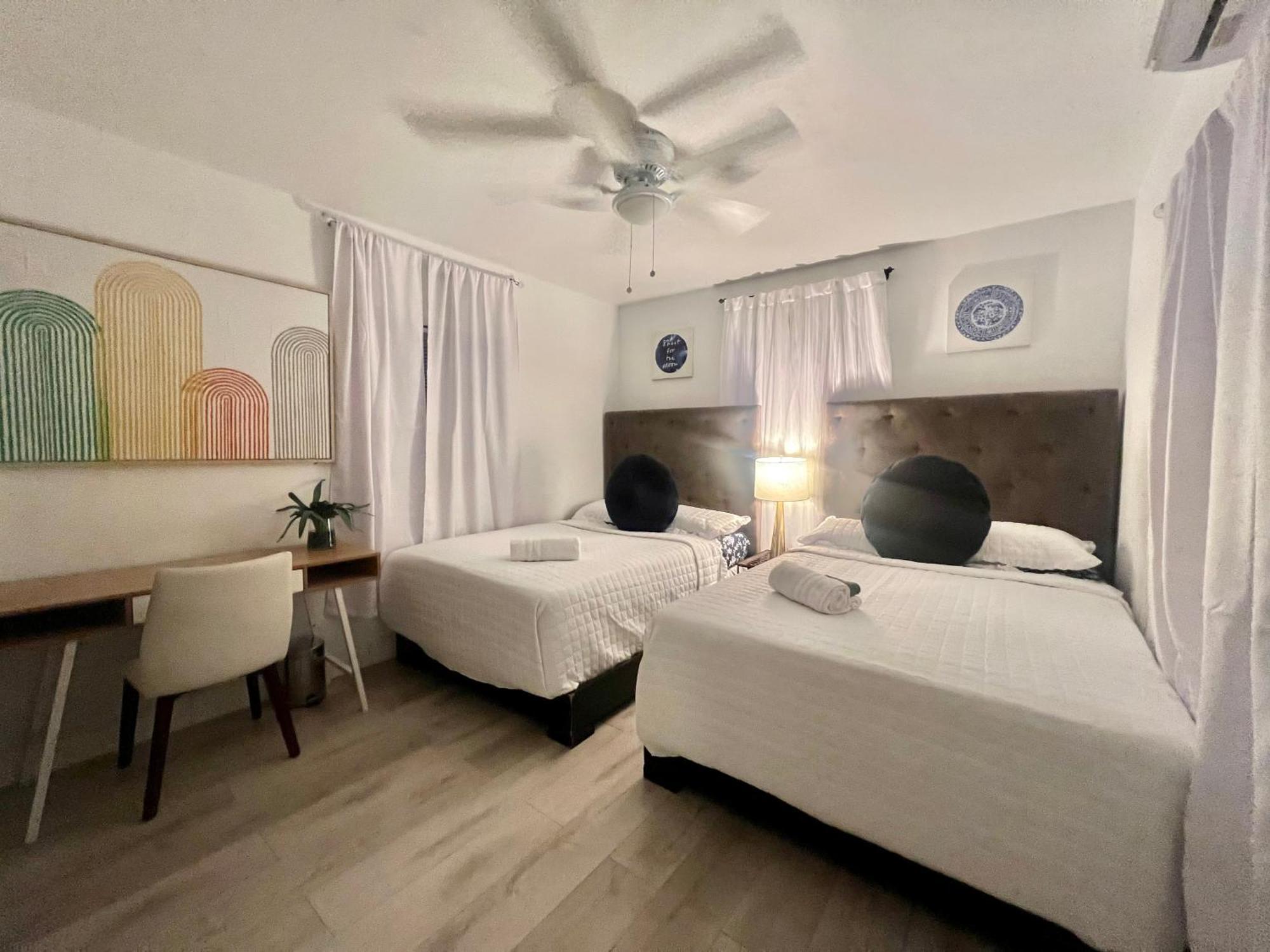 3 SEASONS AT THE CARRINGTON -6 Bedrooms 3Bathrooms Miami Buitenkant foto