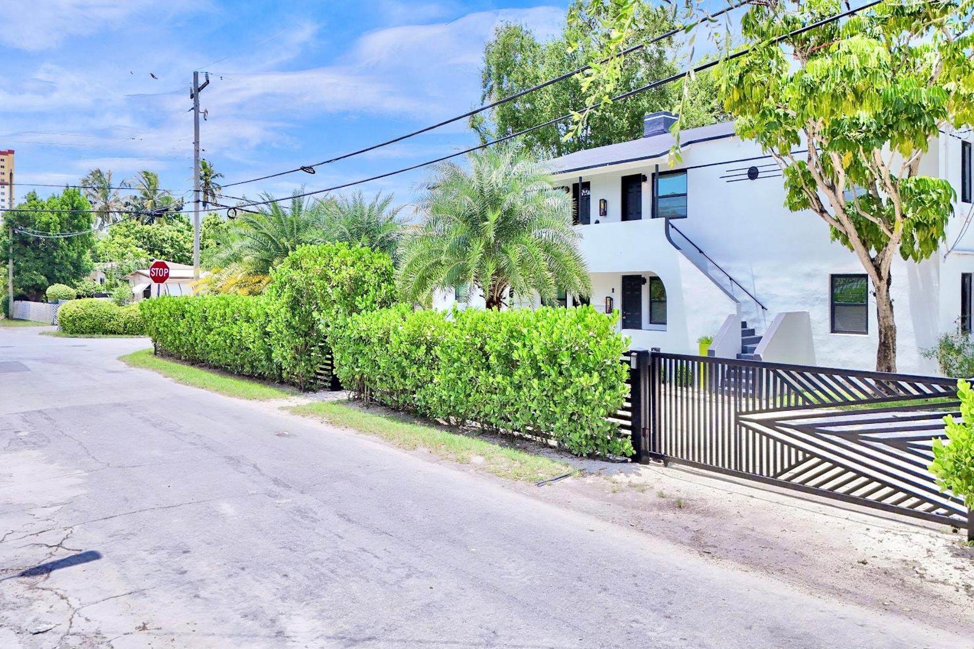 3 SEASONS AT THE CARRINGTON -6 Bedrooms 3Bathrooms Miami Buitenkant foto